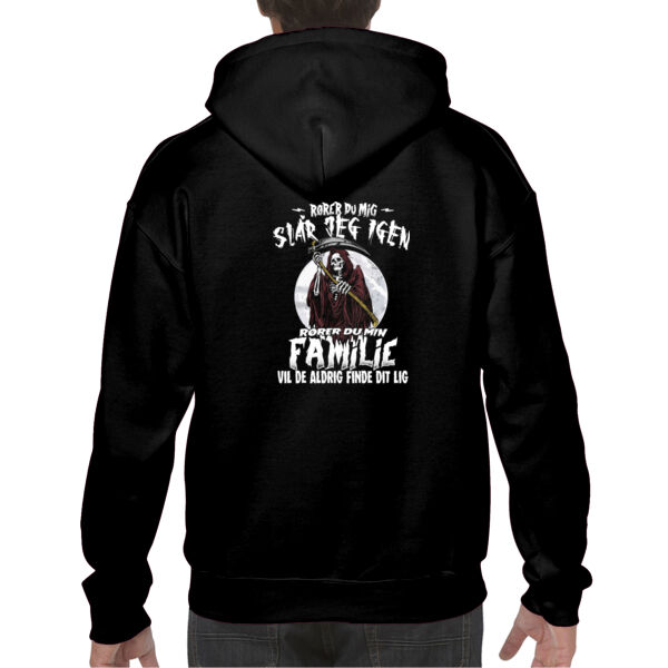 Rører du du mig, slår jeg igen... Thumbnail