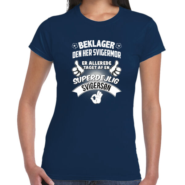 BEKLAGER, DEN HER, SVIGERMOR + SVIGERSØN Thumbnail